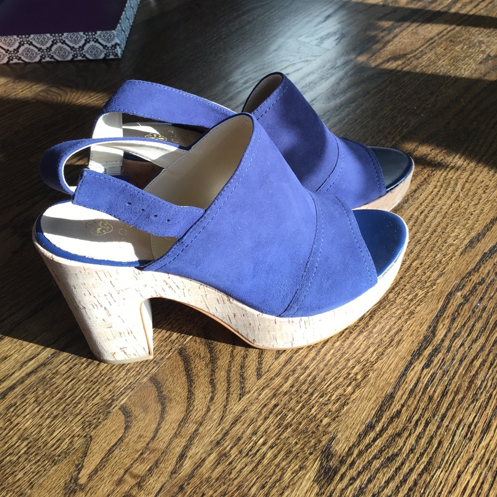 Isola brand new navy sandals